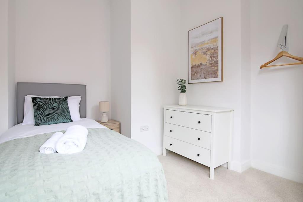 The Aston 2 Bedroom With Patio Leicester