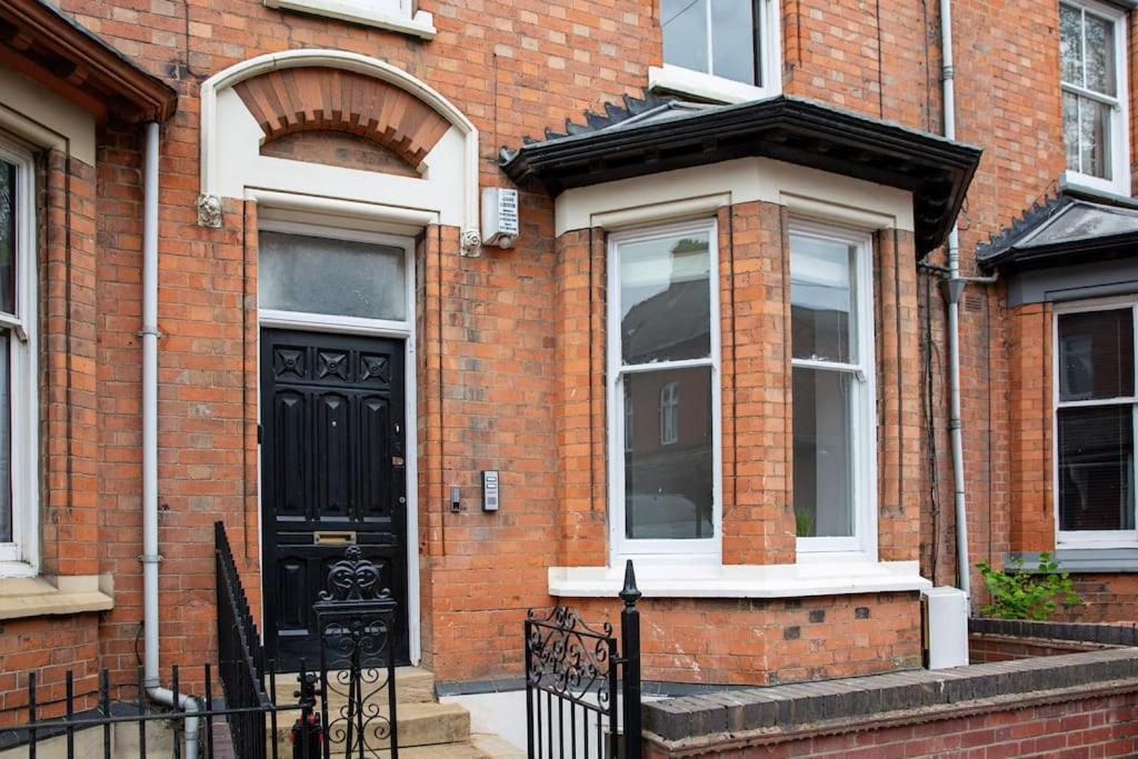 The Aston 2 Bedroom With Patio * Leicester