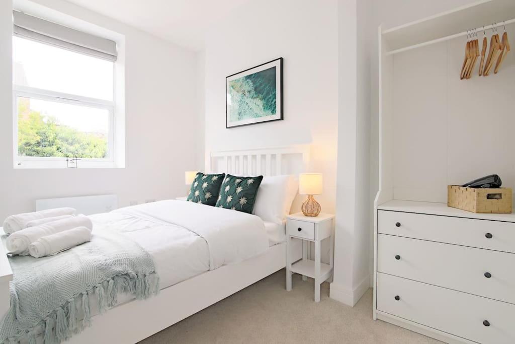 The Aston 2 Bedroom With Patio * Leicester