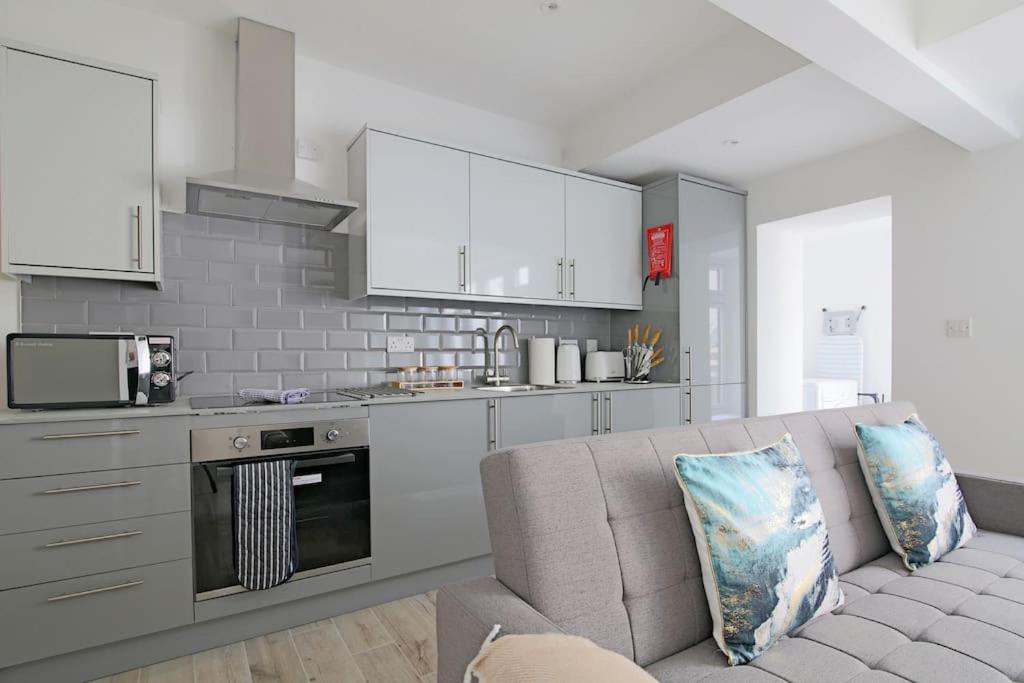 The Aston 2 Bedroom With Patio Leicester